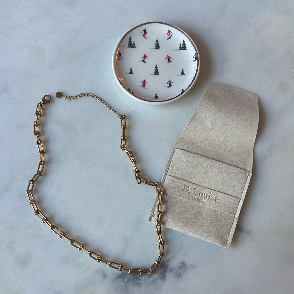 D. Louise Gold Chain Necklace